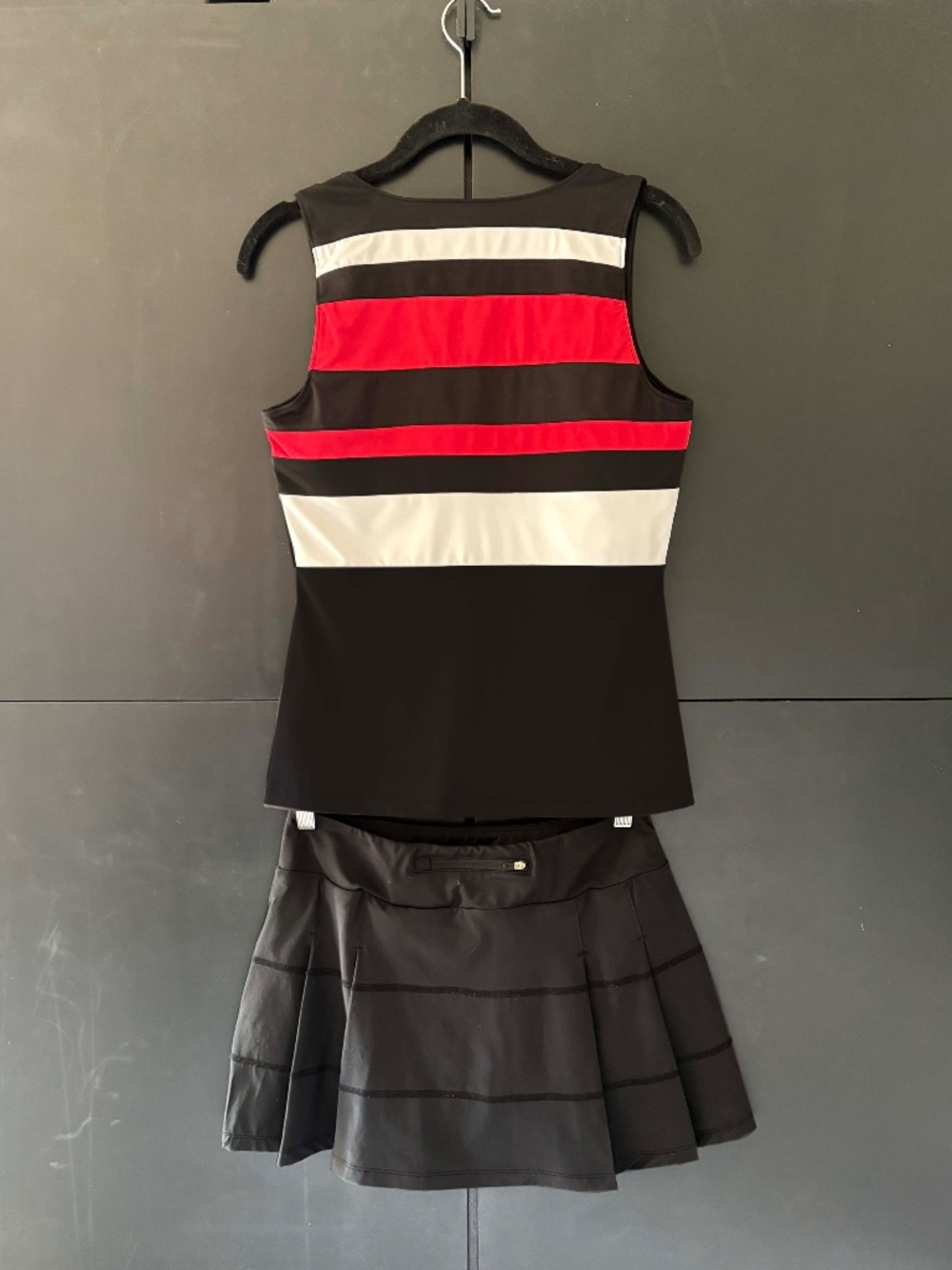 Fila Women Platinum Collection Black Pleated Skort & Fila Heritage top Small - Picture 2 of 2